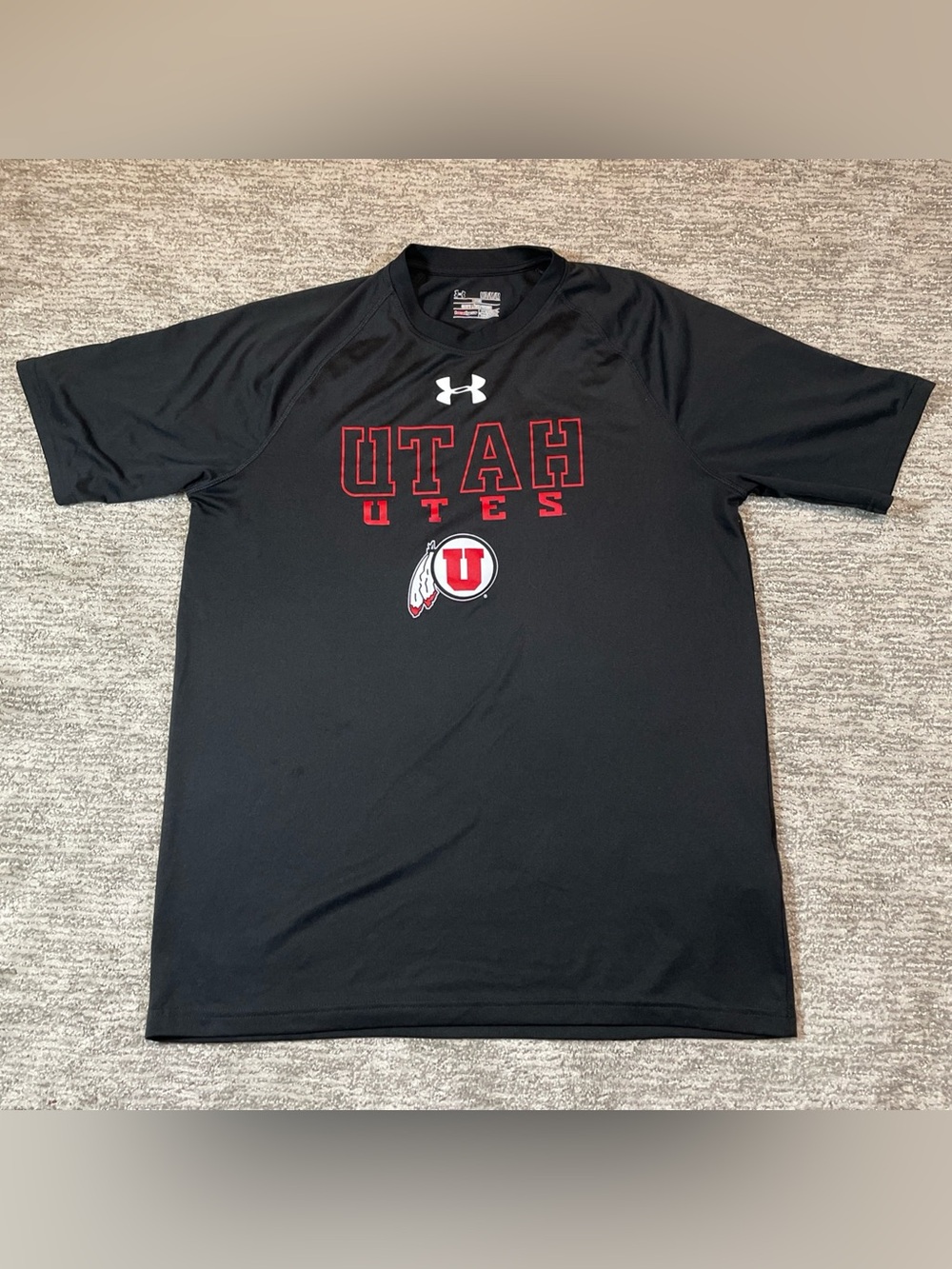 Utah Utes Under Armour HeatGear T-Shirt Mens Medium Black Short Sleeve Loose Fit